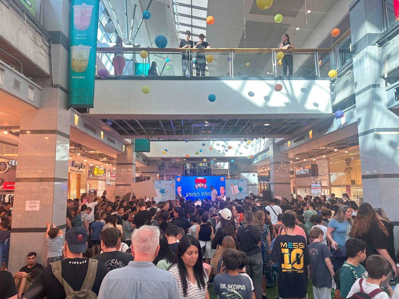 Creator-Led Interactive Shows · Amot and BIG Malls — project image 3