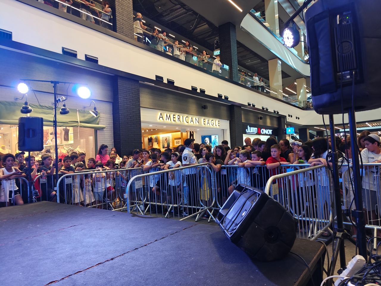 Creator-Led Interactive Shows · Amot and BIG Malls — project image 10